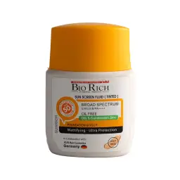 ضد آفتاب با SPF50 رنگی بژ روشن مدل Sunrich مناسب پوست چرب و مختلط حجم 50 میل بایوریچ