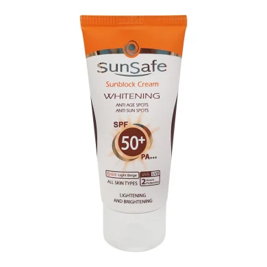 ضد آفتاب با SPF50 رنگی بژ روشن مدل روشن کننده مناسب انواع پوست حجم 50 میل سان سیف