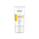 ضد آفتاب فلوئیدی با SPF50 بی رنگ حاوی ویتامین سی مناسب انواع پوست حجم 50 میل ویتالیر