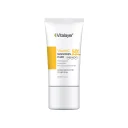 ضد آفتاب فلوئیدی با SPF50 رنگی بژ روشن حاوی ویتامین سی مناسب انواع پوست حجم 50 میل ویتالیر