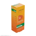 کرم ضد آفتاب با SPF50 رنگی بژ روشن مات کننده بدون چربی حجم 50 میل آردن سان