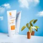 کرم ضد آفتاب با SPF50 رنگی بژ روشن مناسب پوست چرب و دارای آکنه حجم 40 میل پرودرما