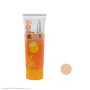 کرم ضد آفتاب با SPF50 رنگی رز گلد بدون چربی مناسب انواع پوست حجم 40 میل فومیژن