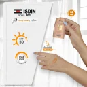 ضد آفتاب فلوئیدی با SPF50 رنگی متوسط مدل Fusion Water مناسب انواع پوست حجم 50 میل ایزدین