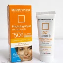 کرم ضد آفتاب با SPF50 رنگی نچرال بژ مدل فتوتیپیک مناسب پوست چرب حجم 50 میل درماتیپیک
