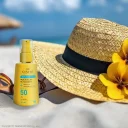 ضد آفتاب فلوئیدی با SPF50 بی رنگ مناسب پوست چرب حجم 50 میل سینره