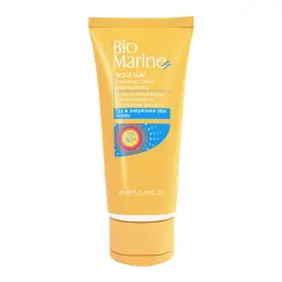 ضد آفتاب با SPF50 بی رنگ مناسب پوست خشک و دهیدراته حجم 50 میل بایومارین