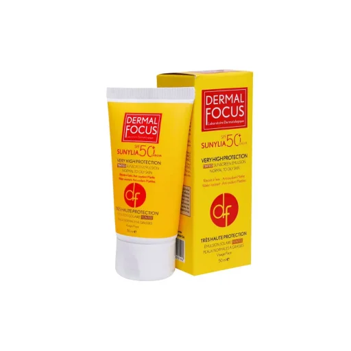 امولسیون ضدآفتاب SPF50 مناسب پوستهای نرمال تا چرب بژ طبیعی حجم 50 میل درمال فوکس