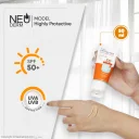 کرم ضدآفتاب SPF50+ هایلی پروتکتیو مناسب پوستهای نرمال تا خشک رنگی تیره حجم 50 میل نئودرم